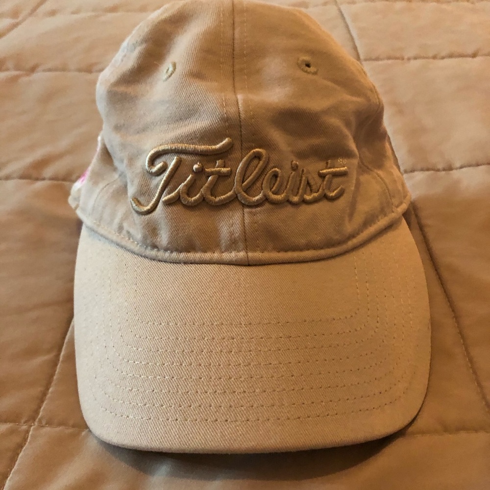 Titlelist NEW Ladies Hat Breast Cancer